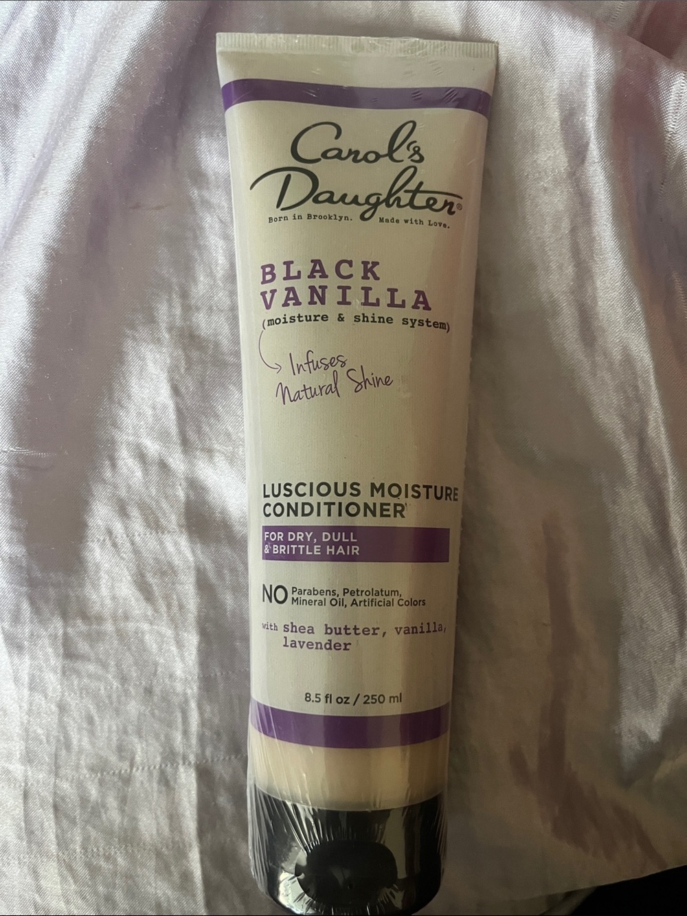 Carol's Daughter Black Vanilla Luscious Moisture Conditioner - Purple & White